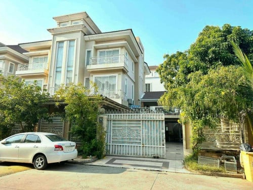 វីឡាទោលកែងចង់លក់ (សំរោងអណ្តែត)