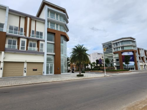 ផ្ទះប្រភេទអាជីវកម្មសំរាប់ ជួល (ផ្លូវធំ )