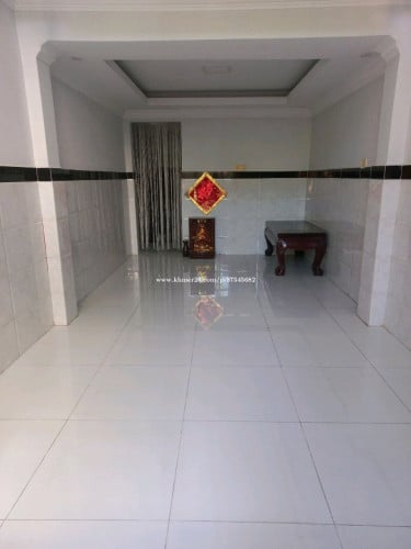 ផ្ទះល្វែងជាន់ផ្ទាល់ដីសម្រាប់ជួល