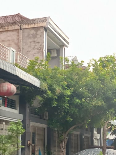 ផ្ទះលក់បន្ទាន់ 4x16 សល់ដីក្រោយ 8 ម៉ែត