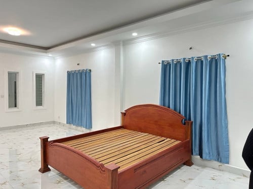 ផ្ទះជួល២១០$ មួយល្វែង ជាប់ផ្សាសាលារៀន អង្គអេង