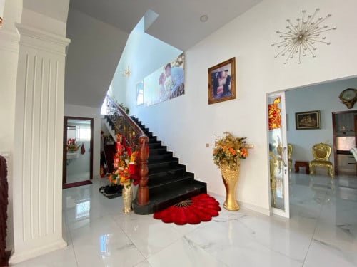 វីឡាទោលកែងមានអាងហែលទឹក សម្រាប់ជួលនៅបុរីវិមានភ្នំពេញគម្រោងទី10