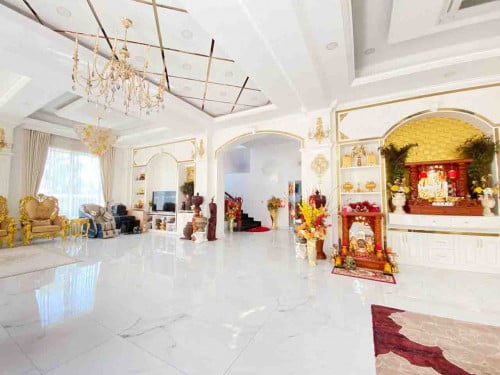 វីឡាទោលកែងមានអាងហែលទឹក សម្រាប់ជួលនៅបុរីវិមានភ្នំពេញគម្រោងទី10