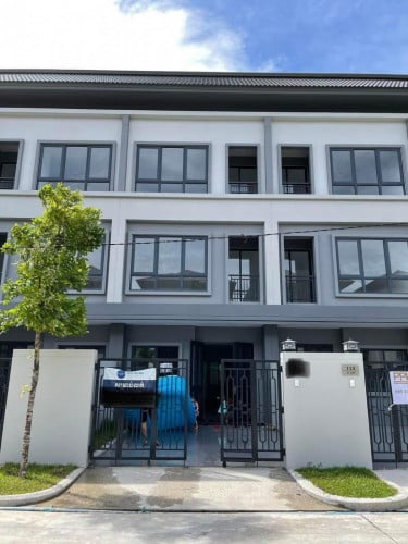 ផ្ទះវីឡាកូនកាត់លក់ប្រញ៉ាប់ នៅបុរីជីបម៉ុង ជិតអុីអន2