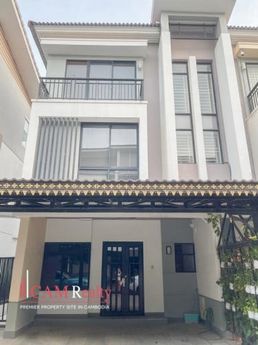 វីឡាកូនកាត់3បន្ទប់គេងសម្រាប់លក់នៅក្នុងបុរីប៉េងហួតបឹងស្នោរ