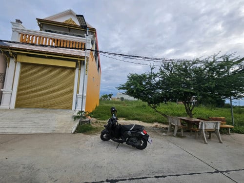 ដីលក់ក្រុងតាខ្មៅ 200ម៉ែត្រពីផ្លូវជាតិលេខ21