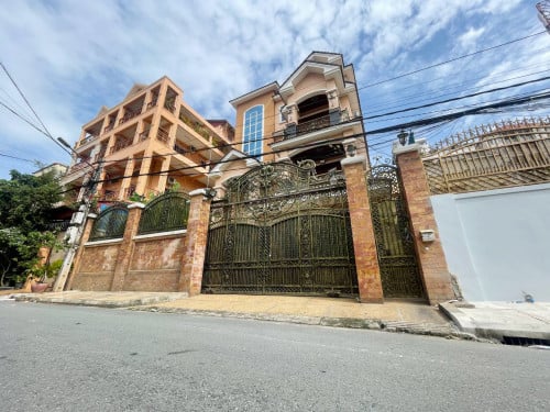 វីឡាសម្រាប់ជួល | Villa for Rent in Sangkat Toul Tumpoung