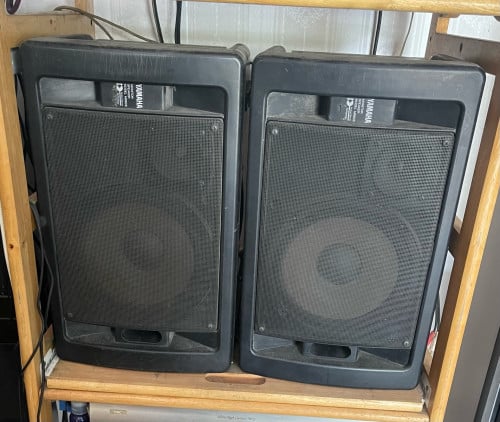 លក់ធុងបាស់ម៉ាកYamaha អាំភ្លីជាប់1គូរ