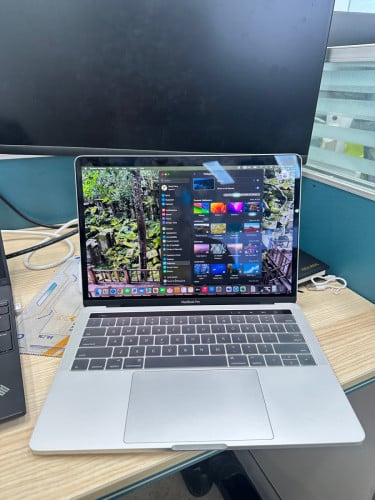 MacBook pro 2019 Touch bar