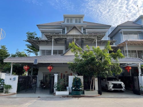 Twin Villa (2unit) for Rent at Peng Houth Streng Mean Chey