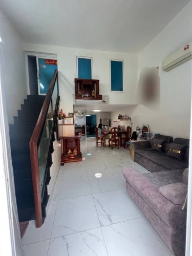 លក់ផ្ទះ នៅក្រោយផ្សារជីបម៉ុង បាក់ទូក  ផ្លូវចេញចូលឡានបាន