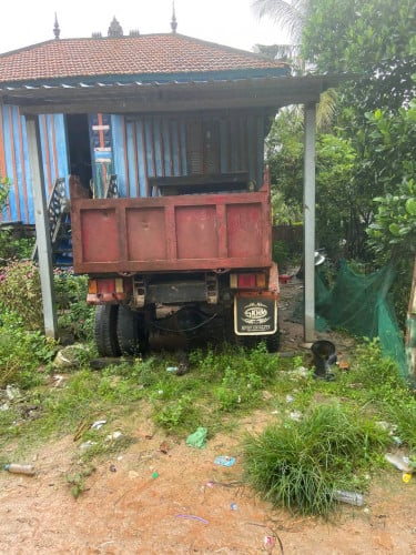 ឡានដឹកដី