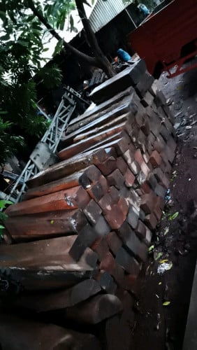 ឈើសរសេចសេរីចាស់មេៗ