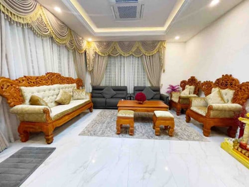 វីឡាព្រីនស៍Bសម្រាប់ជួល នៅក្នុងបុរី​ ML Tiara 50m ក្រុងតាខ្មៅ