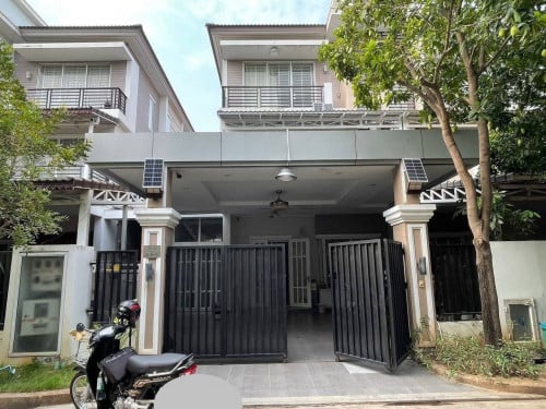 **别墅出租，Peng Huot，Boeung Snor（直接按住）👉🏻价格 1500$(nego)👉🏻4间卧室👉🏻5间浴室