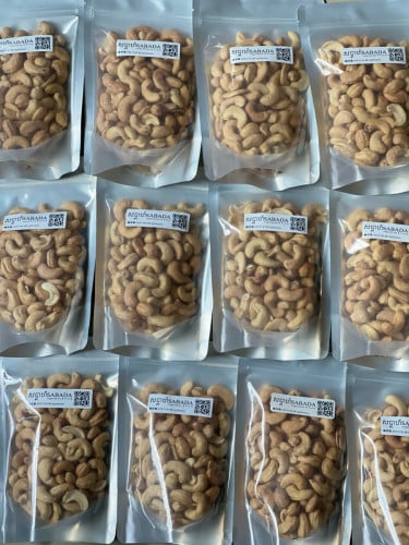 Cashew Nut With No Skins