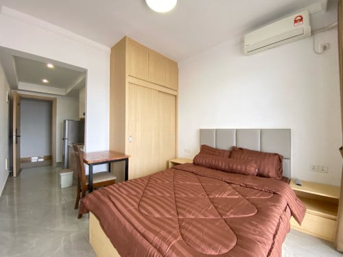 Studio room riverside urgent sale