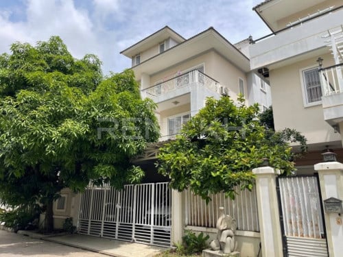 Twin Villa for rent at Phnom Penh Thmei