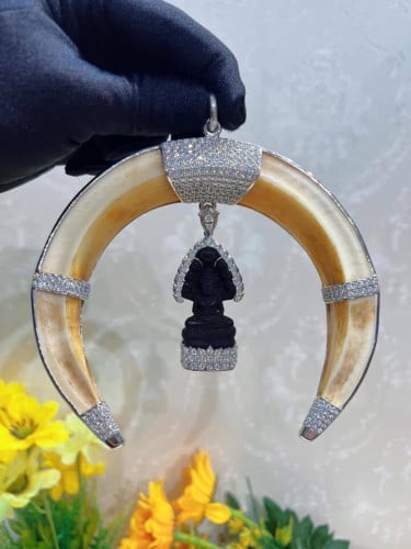 បណ្តោងខ្នាយដាំត្បូងចុចលឺ