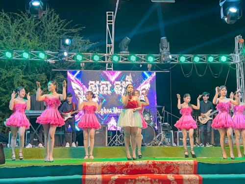 សុភា តន្រ្តី មានទទួលអកកេះ និង អកកាដង់ ខ្នាត