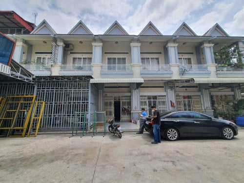 ផ្ទះល្វែងសំរាប់ជួលឬលក់