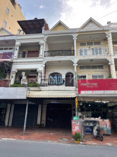 ផ្ទះល្វែងសម្រាប់ជួលនៅខណ្ឌទួលគោក ជិតផ្សារសំណង់ ១២ / Flat for Rent at Khan Toul Kouk