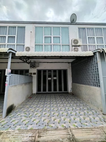 ផ្ទះល្វែងសំរាប់លក់ ឬជួល | Flat House for sale or rent