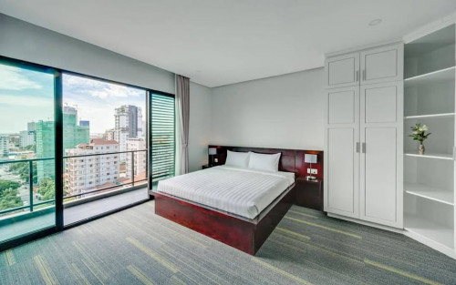 BKK1 | Spacious 3-Bedroom Serviced Apartment for Rent