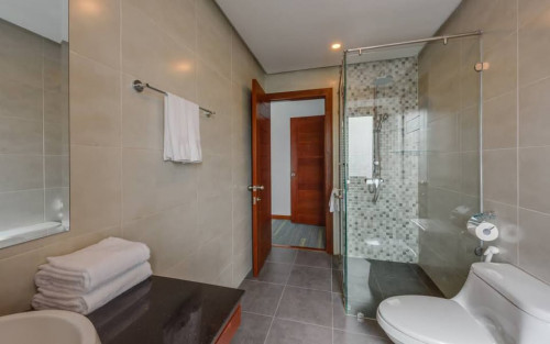 BKK1 | Spacious 3-Bedroom Serviced Apartment for Rent