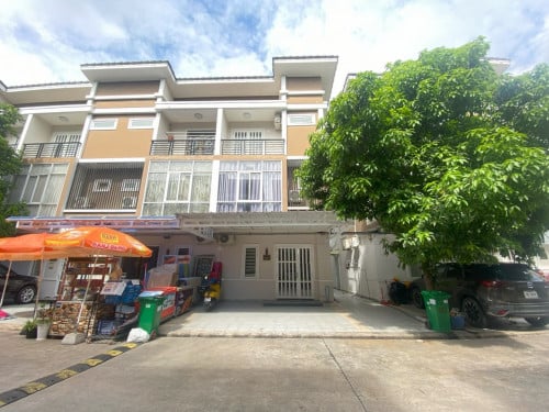 💥 ផ្ទះវីឡាកូនកាត់ សម្រាប់ជួលនៅក្នុង បុរី ថៃឈុនគ្រី(ក្រោយផ្សារបឹងបៃតង)