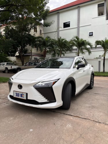 2023 LEXUS RZ450