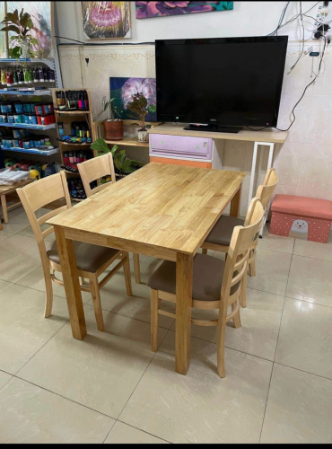 Dining set with four chairs