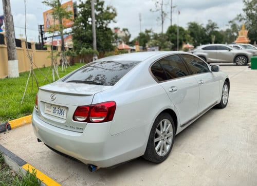 GS300 ម្ចាស់ដេីម ពណ៌​គុជខ្ចង