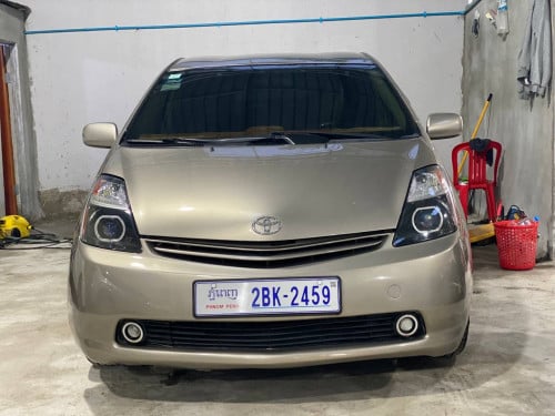 Prius 2007 half full