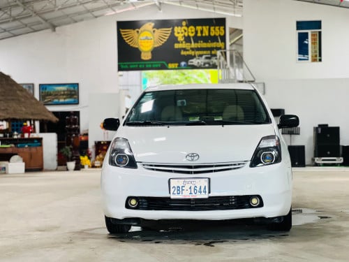 Toyota Prius Hfull តម្លៃ 8999$ នៅសុំណុំ 95%