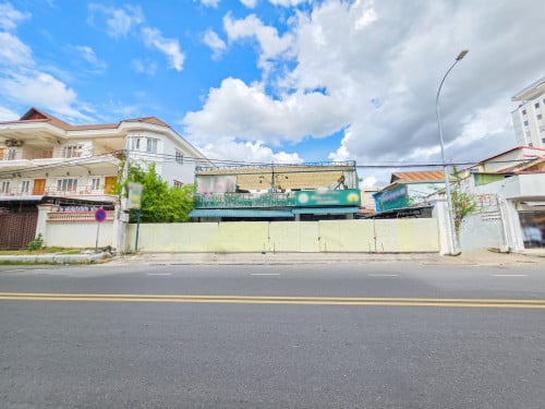 ហាងសម្រាប់ជួល