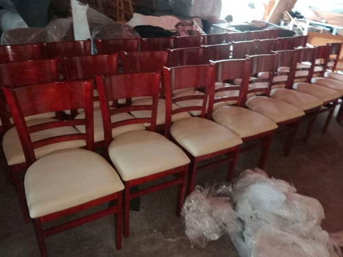 មានលក់កៅអីបោះដុំ