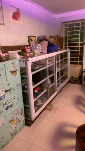 លក់ទូកញ្ចក់