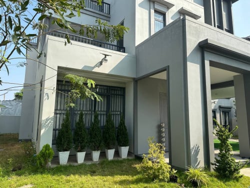 🏠វីឡាឃ្វីនសម្រាប់លក់ នៅក្នុងបុរីជីបម៉ុងលែនម៉ាក៦០ម៉ែត្រ