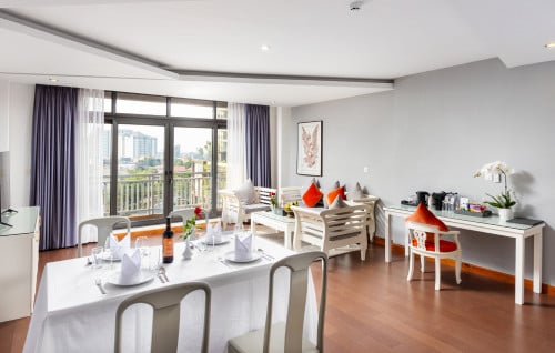Cocoon Suite King With Balcony, បន្ទប់គ្រែធំមួយ