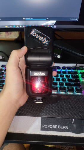 Godox TTL V860ii-c អត់ថ្មរ 25$