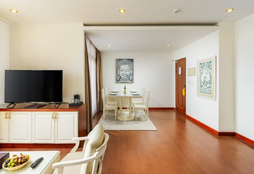 Junior Suite King With Balcony, បន្ទប់គ្រែធំមួយ