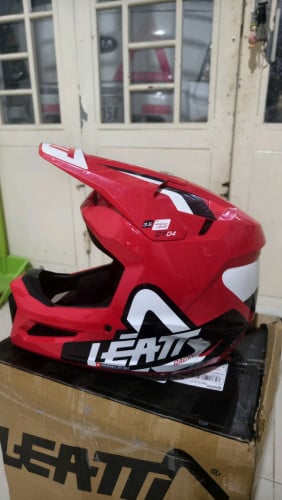 LEATT 3.5 HELMET