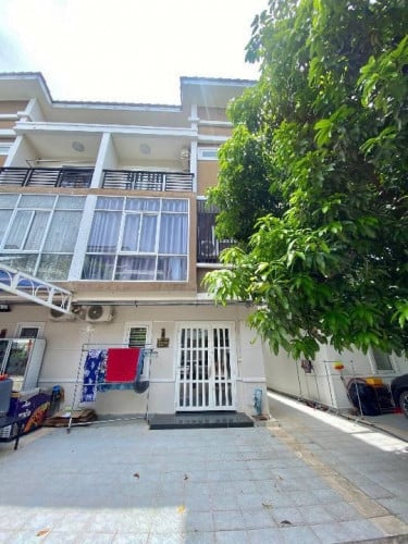 Link house for rent near Aeon2 mall