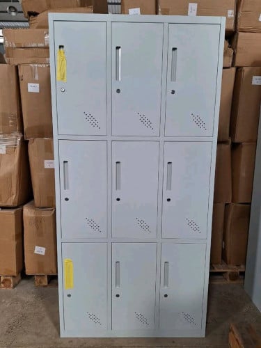 Locker 9ទ្វា