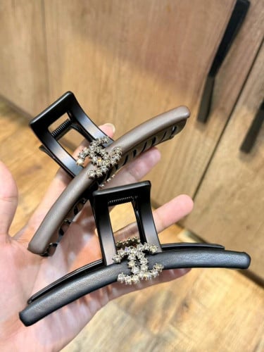 ដង្កៀបមុខវែង