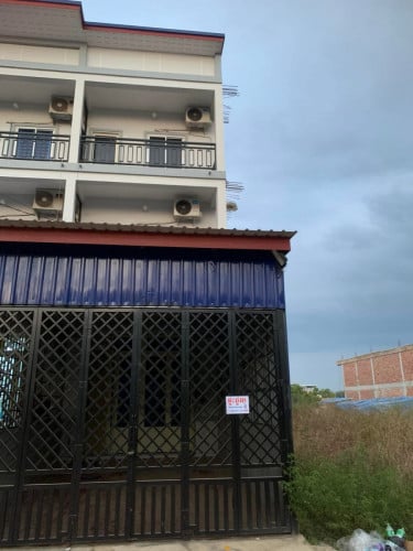 ផ្ទះសម្រាប់លក់ មានចំណូលស្រាប់(ប៉ោយប៉ែត)