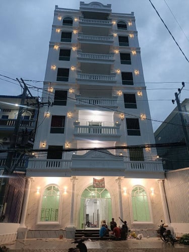 អគារសម្រាប់ជួល នៅជិតគ្លីនិកអេឡេហ្គែន និងសាលាអាយធីស៉ី ក្រុងប៉ោយប៉ែត