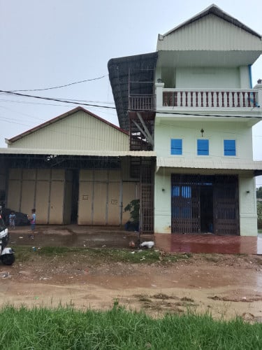 ចង់លក់ផ្ទះ និងឃ្លាំង តំលៃ95000$ដាច់ (ផ្លង់រឹង)