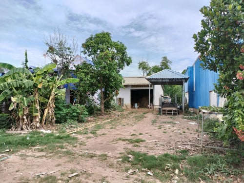 ដីភូមិ ជាប់ផ្លូវជាតិ 21B